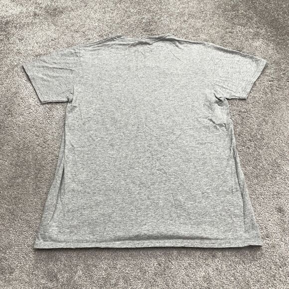 Disney Mickey & Friend Graphic T-Shirt Womens Medium Gray Christmas Holiday Tee - Picture 2 of 8